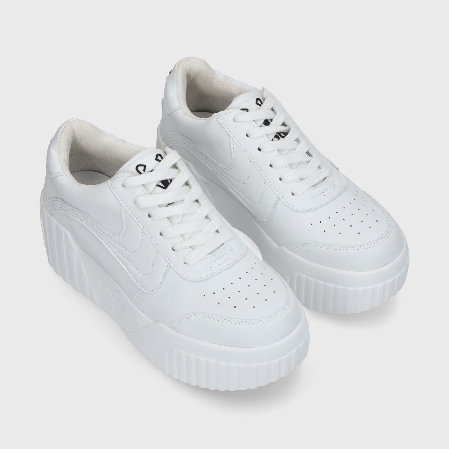 Zapatilla Blanca Cuero Mujer 13142