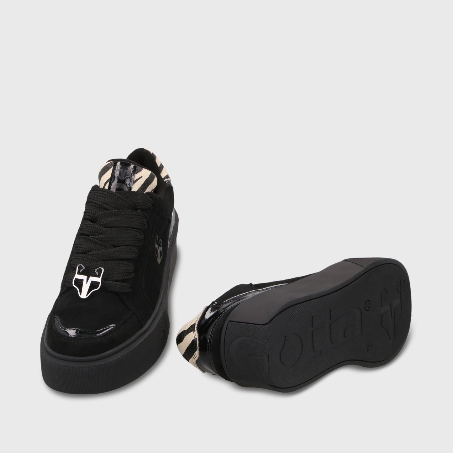 Zapatilla  Negra Mujer 43046