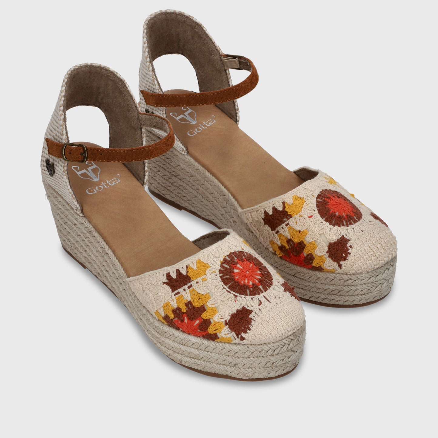 Sandalia Yute Beige Mujer 45711
