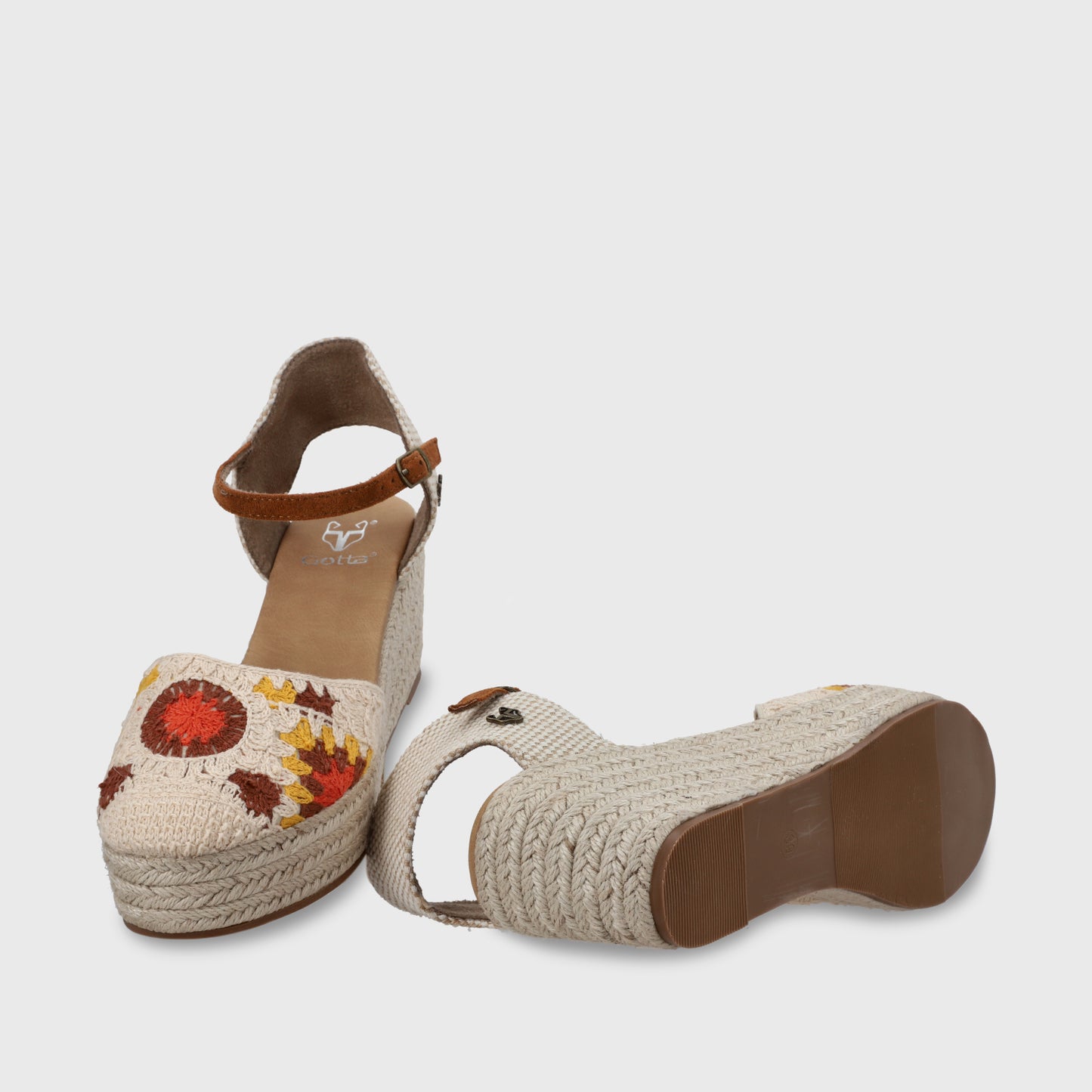Sandalia Yute Beige Mujer 45711
