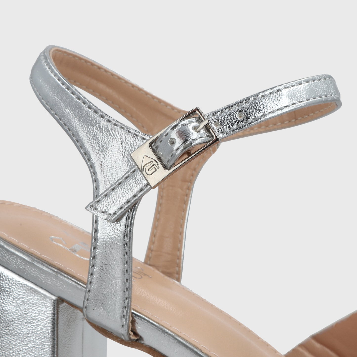 Sandalia Taco Plateada Mujer 45902