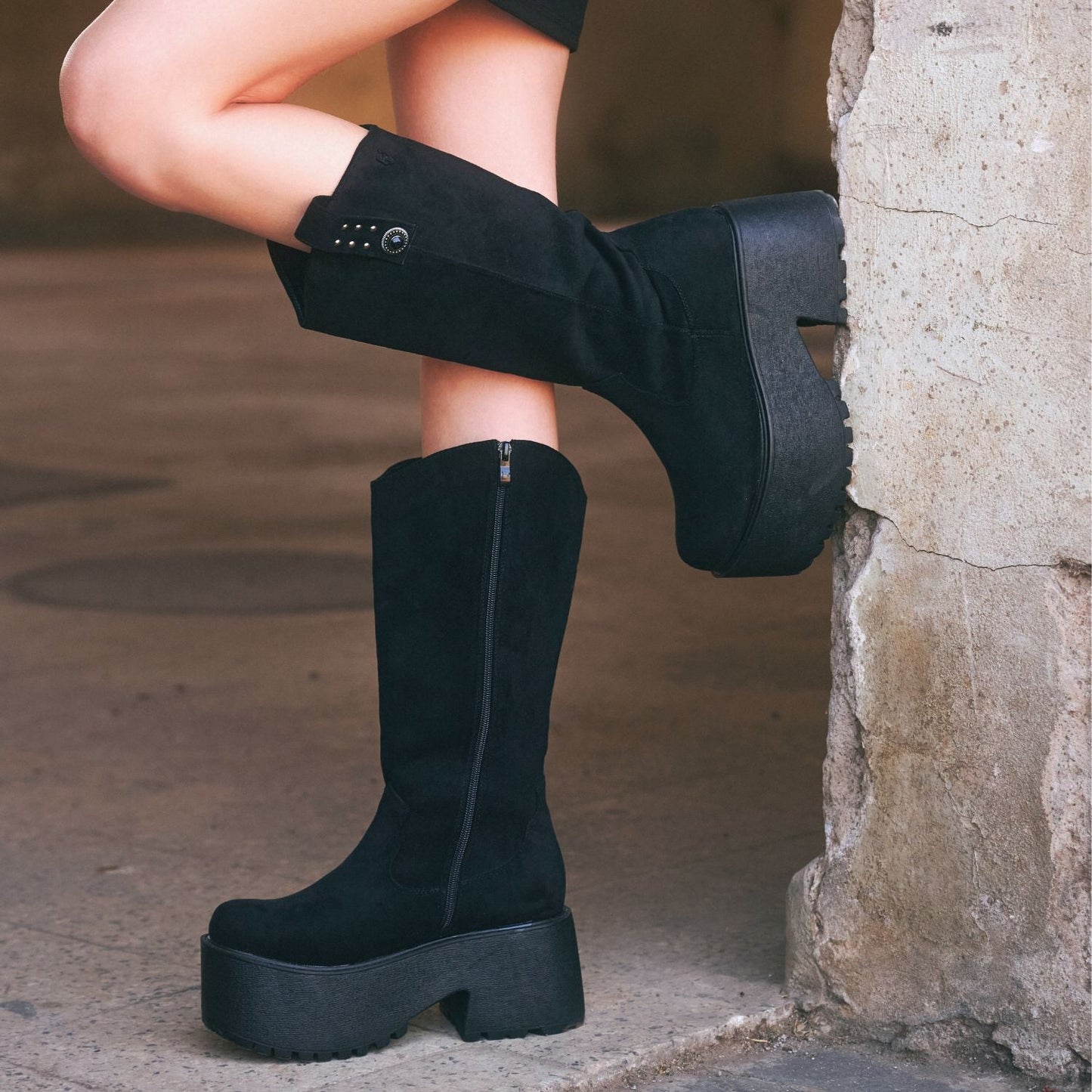 Bota Plataforma Negra Mujer 15170 - Gotta Chile