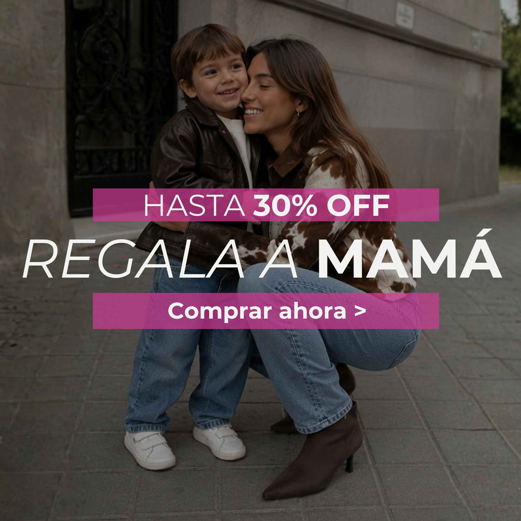 Banner campaña Día de la Madre Gotta con hasta 30% OFF en botines café para mujer. Mamá abrazando a su hijo en un contexto urbano, usando jeans celestes y botines de taco café con detalle visible.