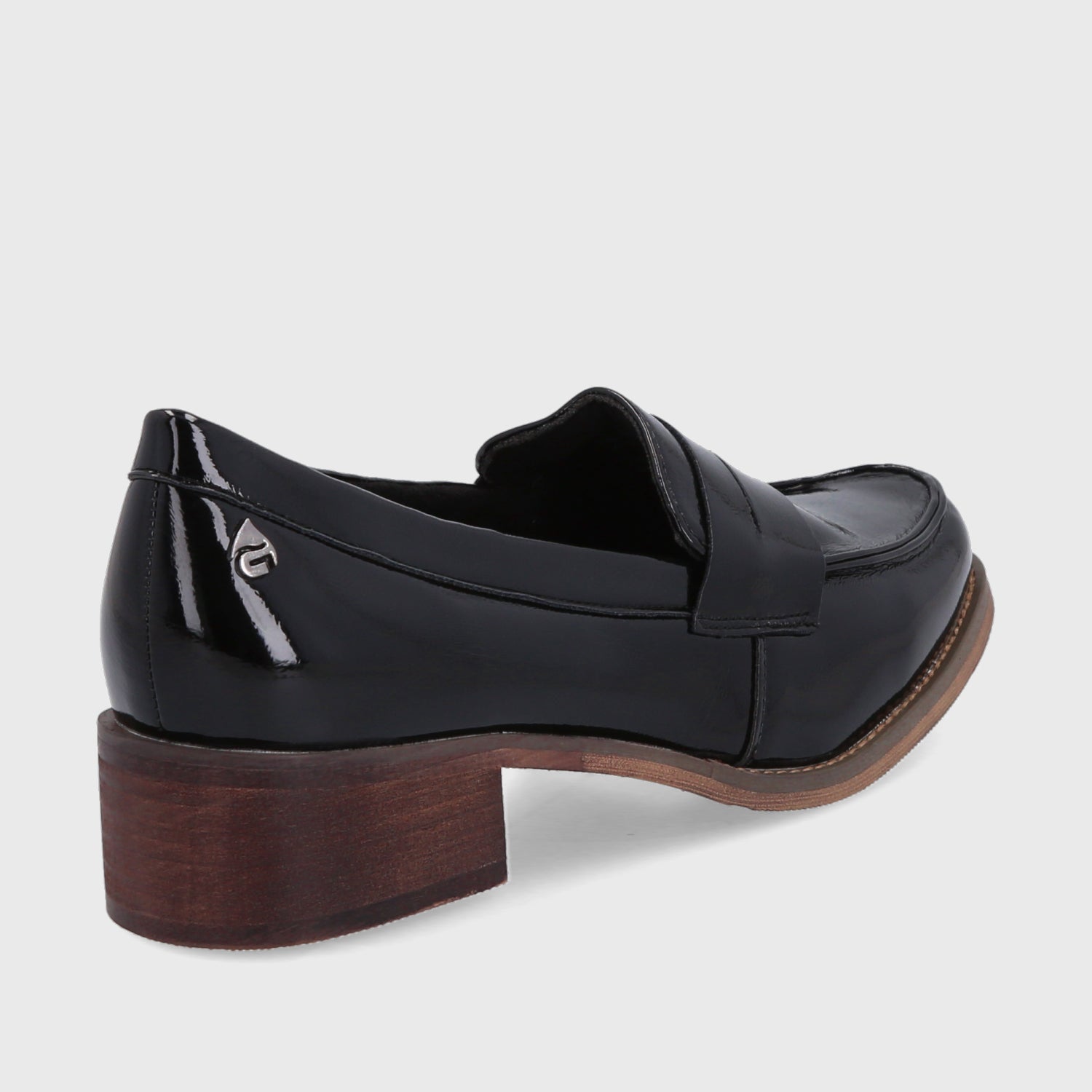 Zapato Negro Charol Mujer 23552