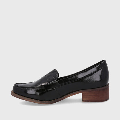 Zapato Negro Charol Mujer 23552