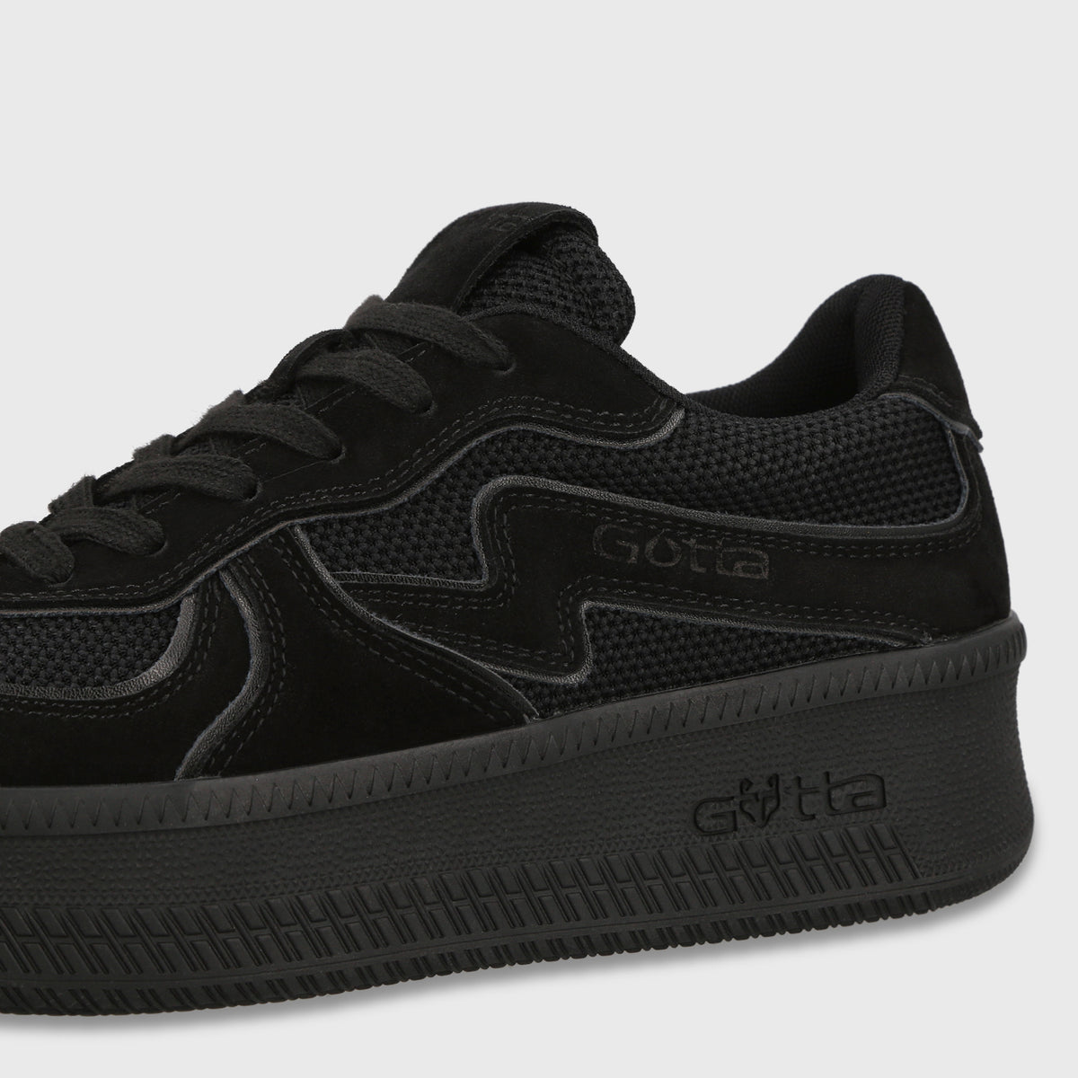 Zapatilla Plataforma Negra Mujer Martina